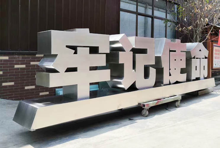 ���P����w��