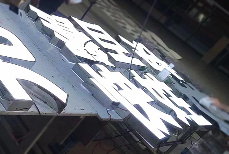 發(fā)光字加工